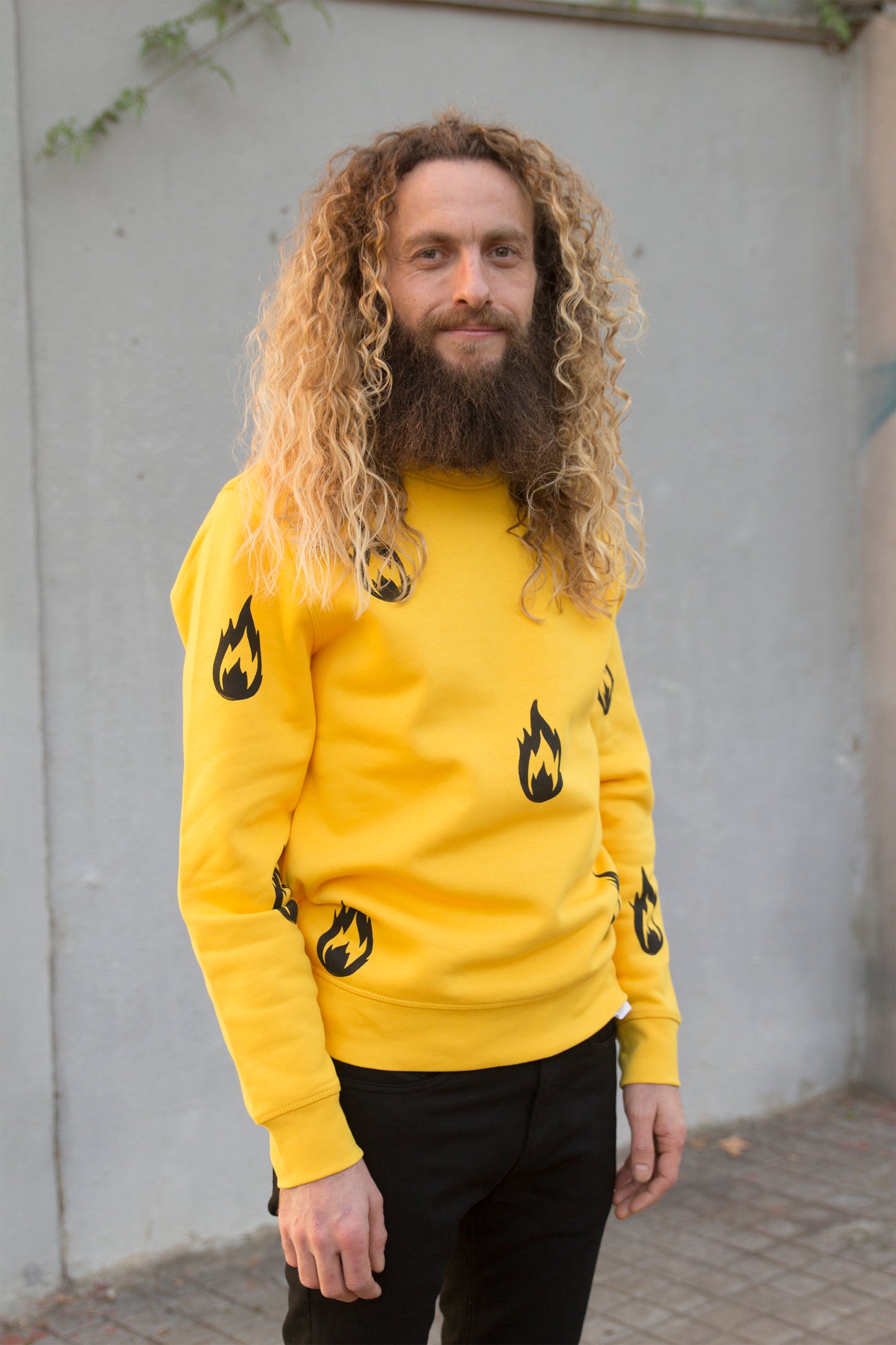 “Fires” Sweatshirt - Sustainable and Exclusive Fashion | Ana Mundana