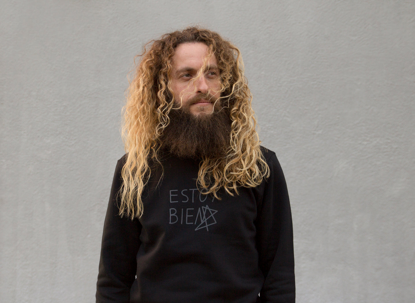 “I’m Good4” Sweatshirt – Limited Edition of Art and Sustainability | Ana Mundana
