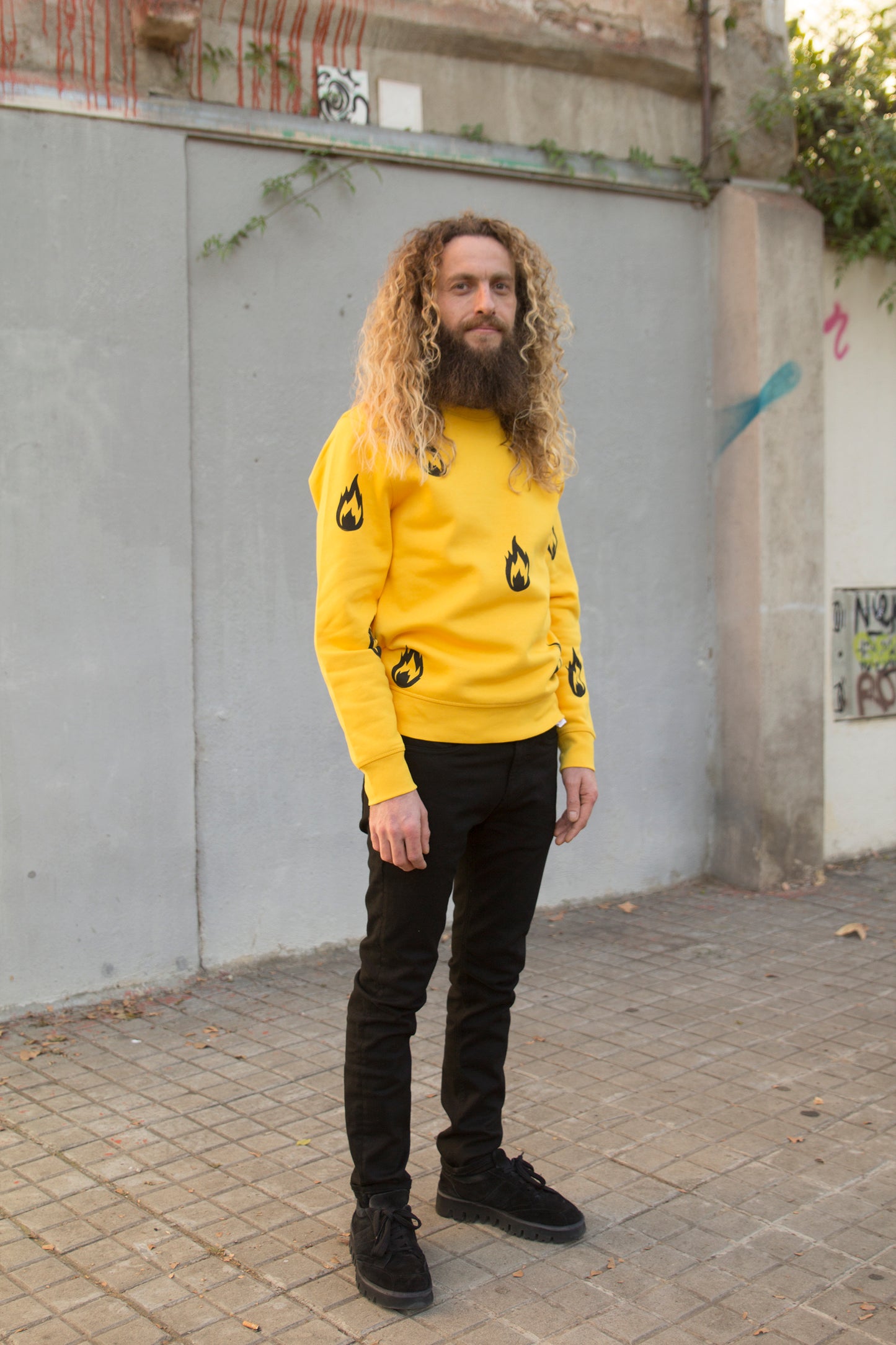 “Fires” Sweatshirt - Sustainable and Exclusive Fashion | Ana Mundana