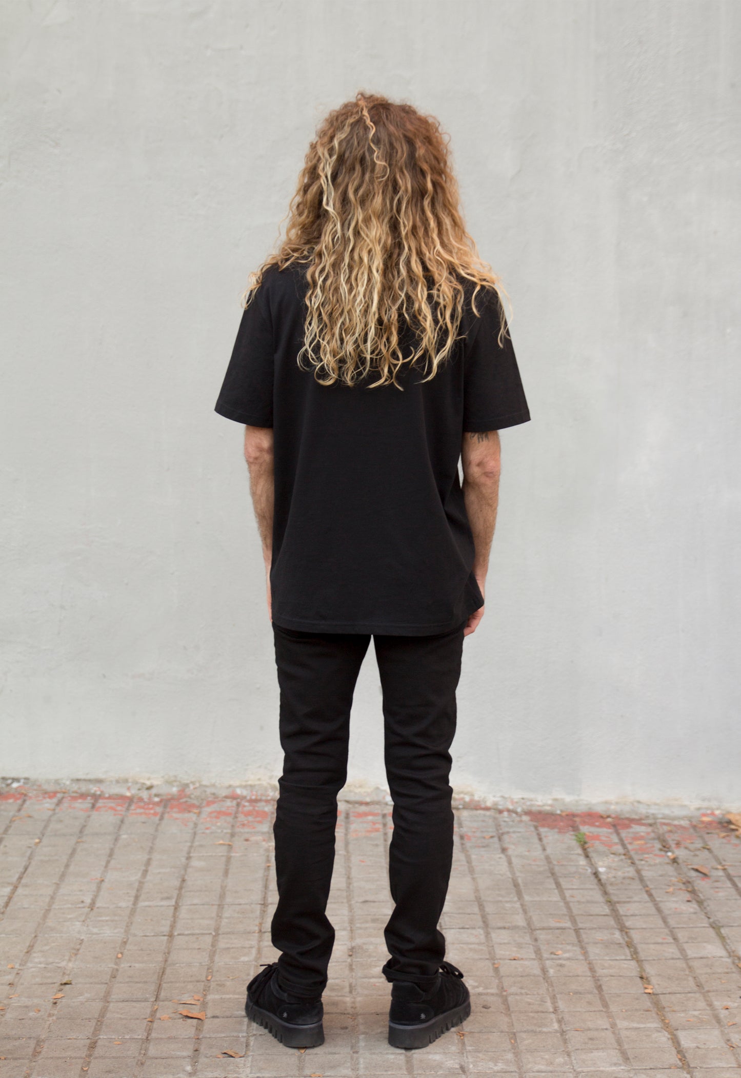 "Everything" T-Shirt – Exclusive Style in Black by Ana Mundana