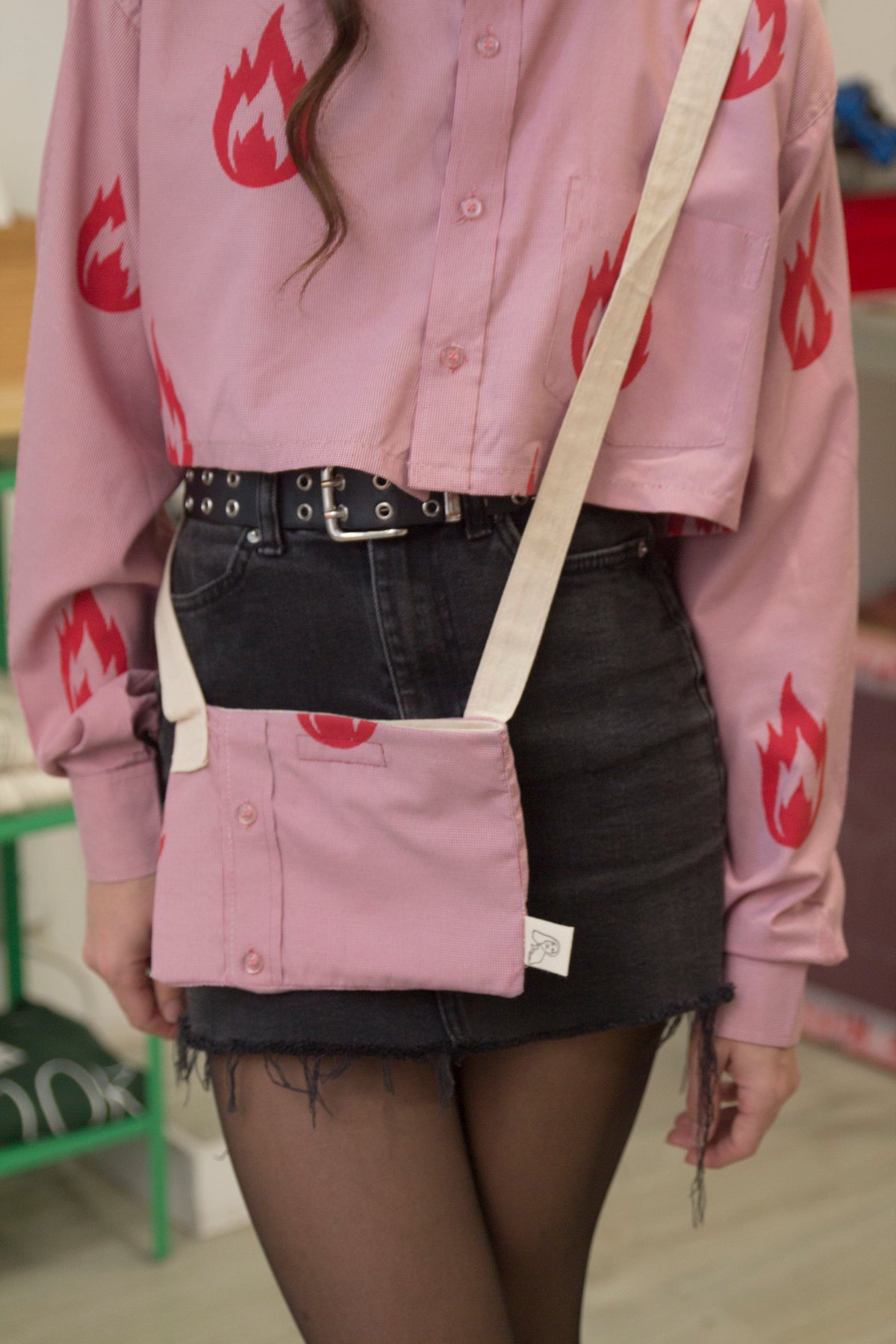 Camisa crop fuegos + Bolsa